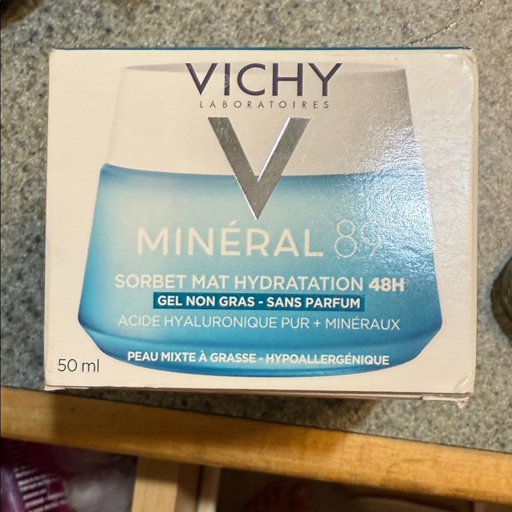 Vichy Mineral 89 Sorbet Mat Hydratation Gel - White